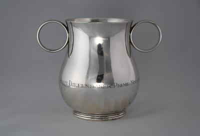 Urn