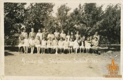 Photographic Print, grade  VIII / 8, 1927 / 1928, Shaunavon School class photo 