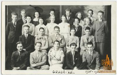 Photographic postcard, grade XII / 12, 1935 / 1936, high school graduation