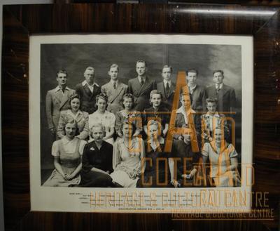 Photographic Print, grade XII / 12, 1941 / 1942, high school graduates
