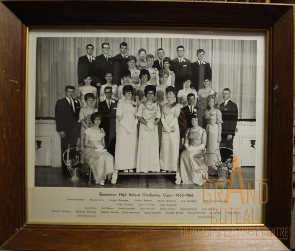 Photographic Print, grade XII / 12, 1965 - 1966, graduates
