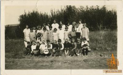 Photographic Print, Thompson Valley School District, class photo, 1925