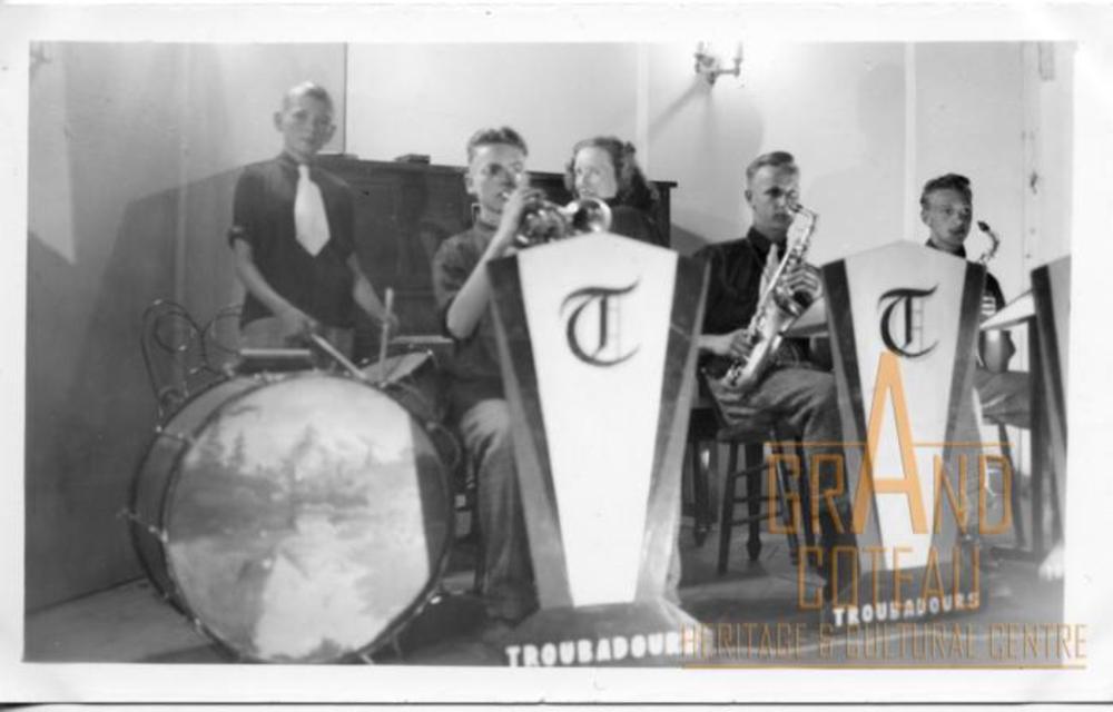 Photographic postcard
