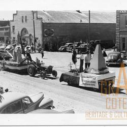 Photographic postcard