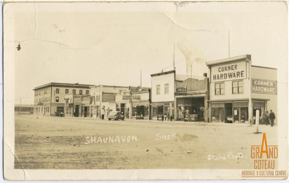 Photographic postcard