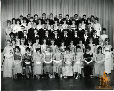 Photographic print, grade XII / 12, 1967 - 1968, graduates