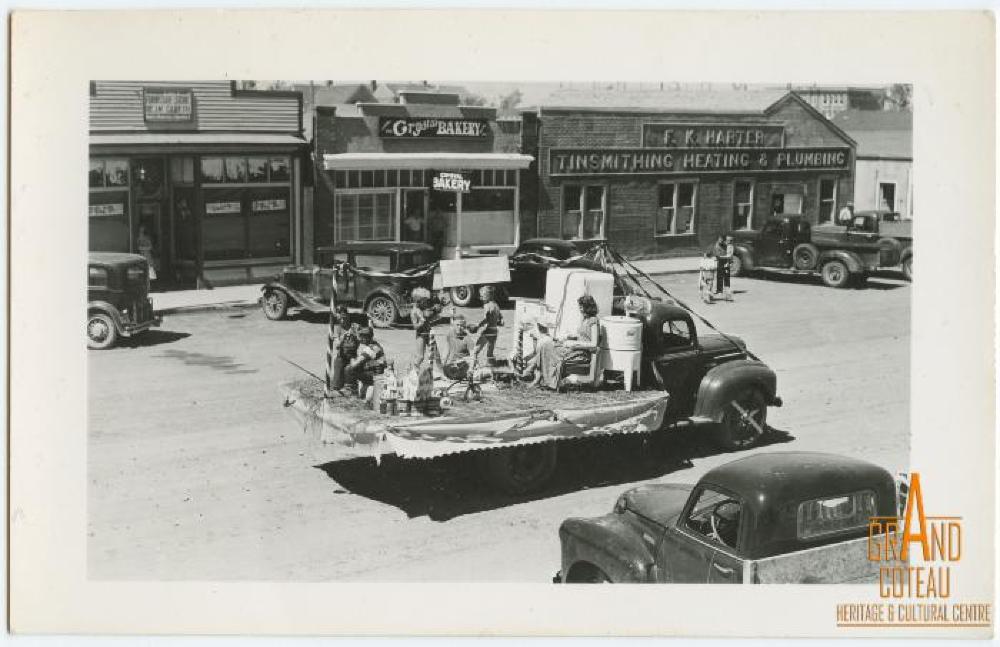 Photographic postcard