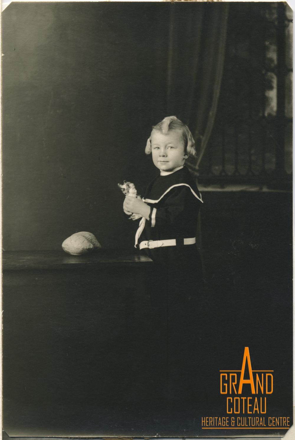Photograph, Leonard 'Hymie' Hanft as a child, approximately 4 years old