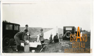 Photograph, 'Hymie' Hanft  and family camping near the dam at Bassano, Alberta, 1926