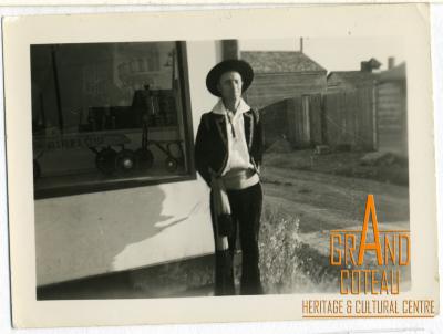 Photograph, Len Hymie Hanft in front of Beaver Lumber in Climax, October 1942