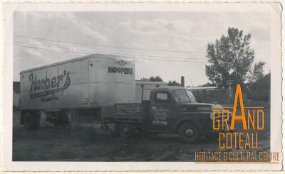 Photograph, Len Hymie Hanft's truck with the Hooper's trailer, circa 1955