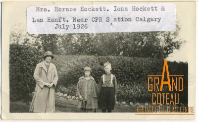 Photograph, Len Hymie Hanft, Mrs. Horace Hockett (Lillian) and daughter Iona, near CPR Station in Calgary, 1926