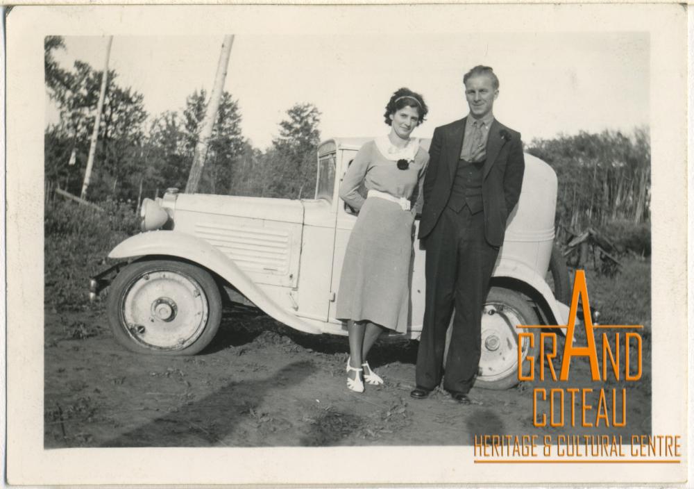 Photograph, Hymie Hanft and Rose LeFevre, 1937, Naicam, SK