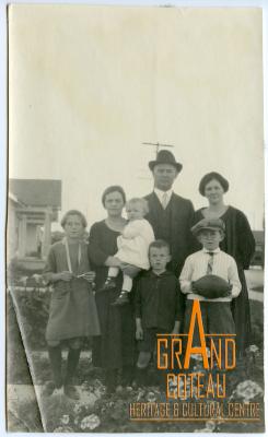 Photographic Print, unidentified family photo