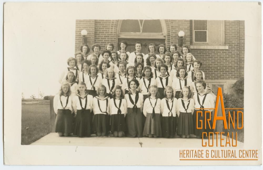 CGIT [Canadian Girls in Training] group photo, 1944