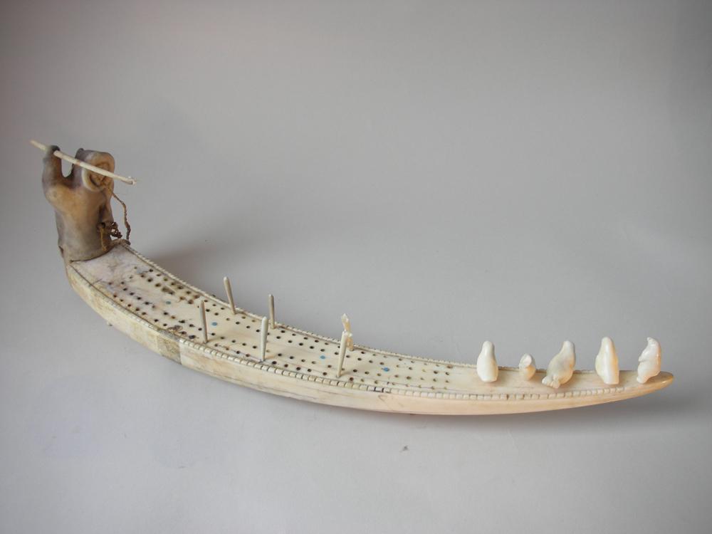 Cribbage Board with Hunter and Animals