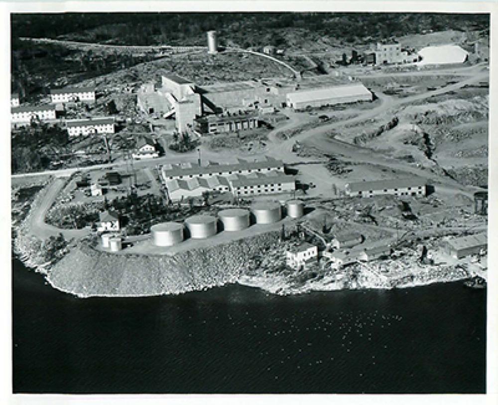 SK: Beaverlodge - Gunnar Mine showing complex and tank farm