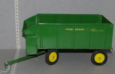 Toy John Deere Chuck Wagon