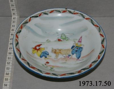 Child's Bowl, Scene