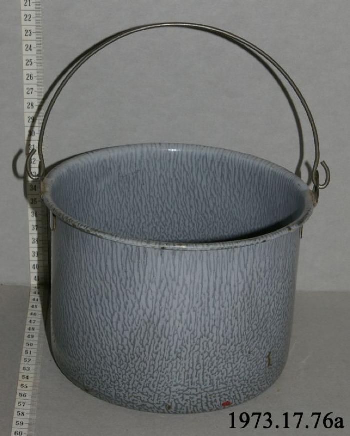 Enamelled Quart Pail