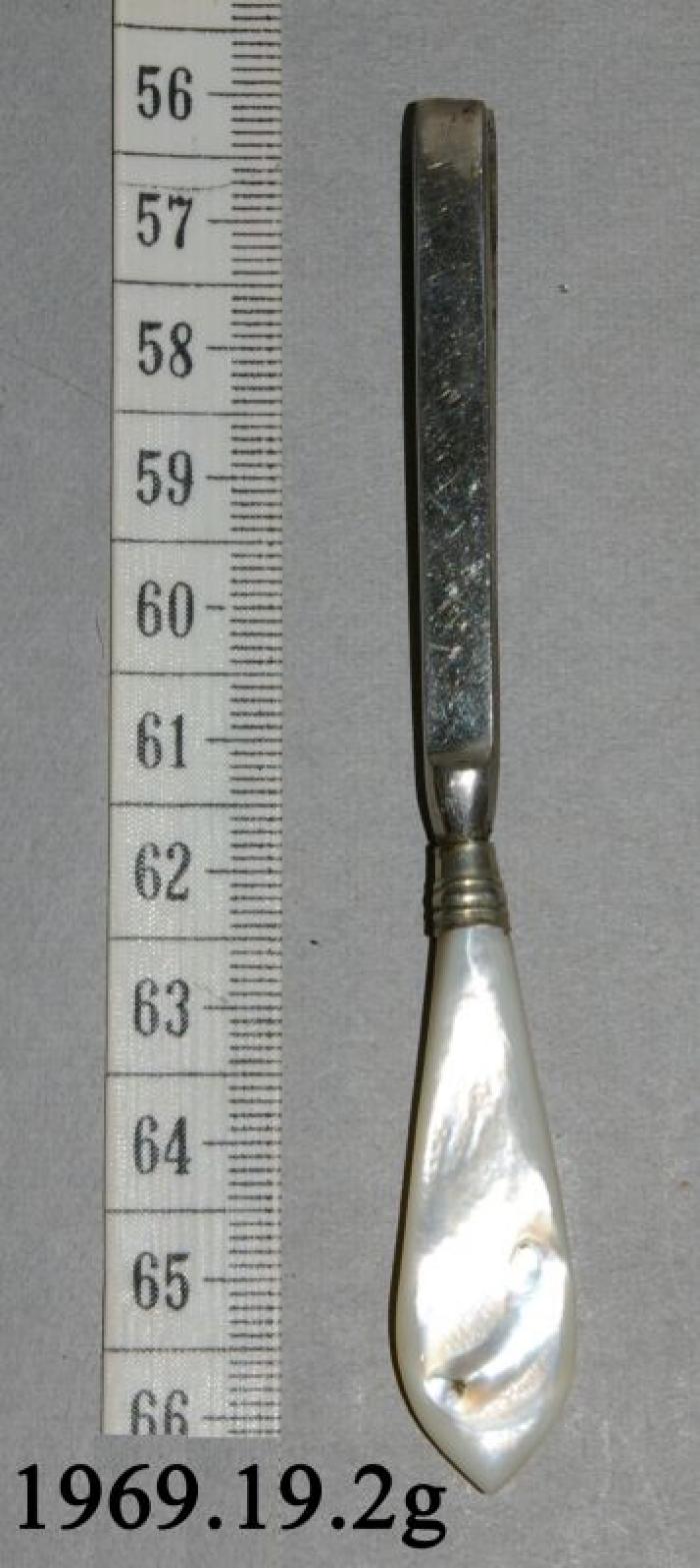 Pearl Handled Tweezers