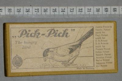 Pick Pick Wind-Up Toy Bird Box