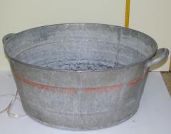 Metal Washtub (1914)