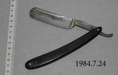 Schnell Straight Razor