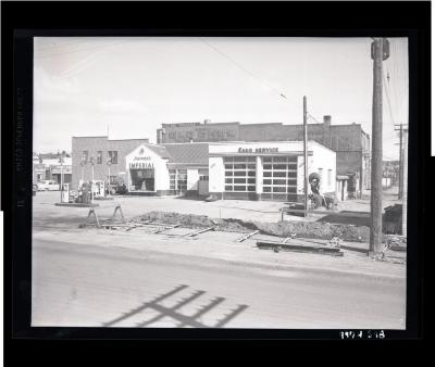 Harold's Service Station (1953-03);Harold's Service Station (1953-03);Negative: Harold's Service Station, March 1953