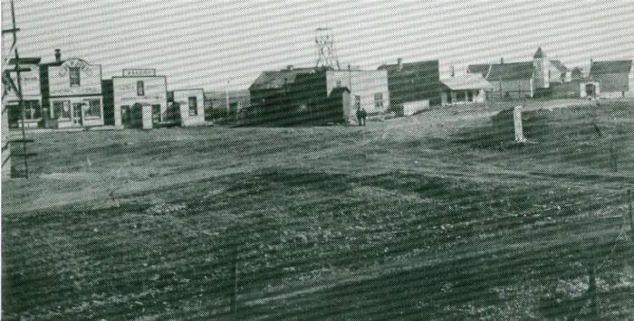 11th Avenue, Swift Current (c.1903);11th Avenue, Swift Current (c.1903);Photograph: Railway St. E., early 1900s