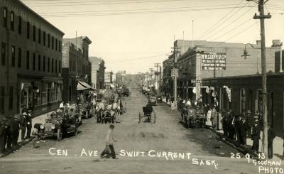 Central Avenue, Swift Current Postcard (1913-09-25)