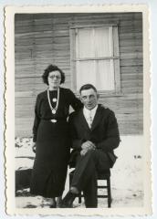 Photographic print, Joseph J. 'Joe' & Veronica 'Vera' Gasnarek, 1935