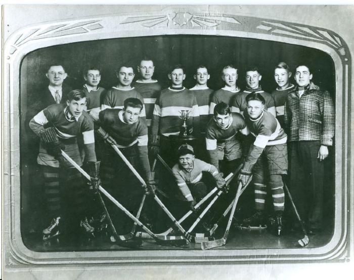 Swift Current Hot Spurs Hockey Team (1937)