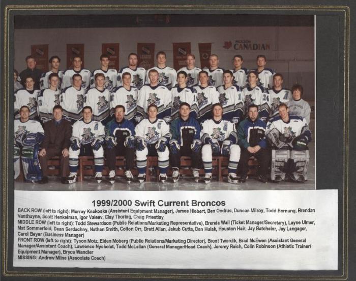 Swift Current Broncos Hockey Team (1999)