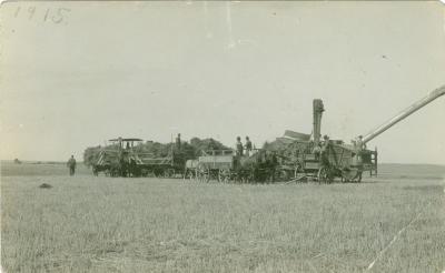 Dahl Threshing Outfit, Roseray, Saskatchewan (1915)