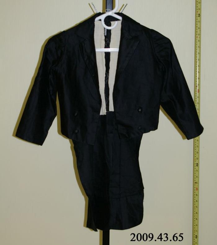 Child's Tailcoat;Child's Tailcoat;Child's Tuxedo Jacket