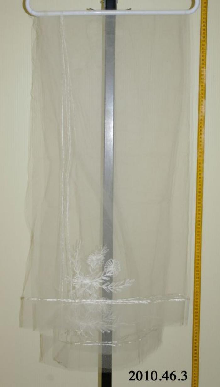 White Mesh Veil (1926-11-21)