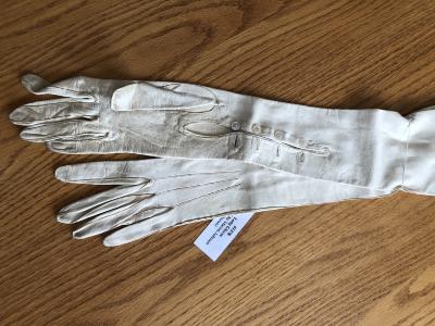 Off White Gloves