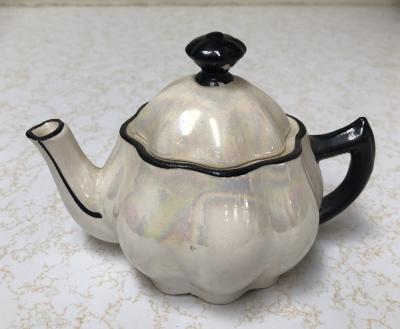 Tiny Tea Pot