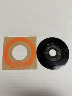 45 rpm. Record: <i>Elvis Presley</i>