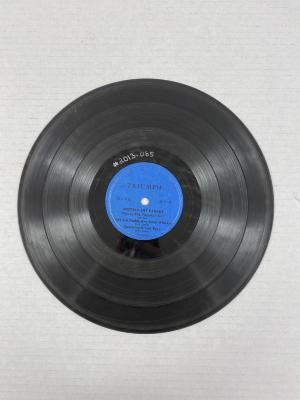 78 rpm. record: <i>Triumph (blue)</i>