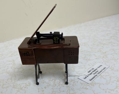 Salt & Pepper Shakers - Sewing Machine