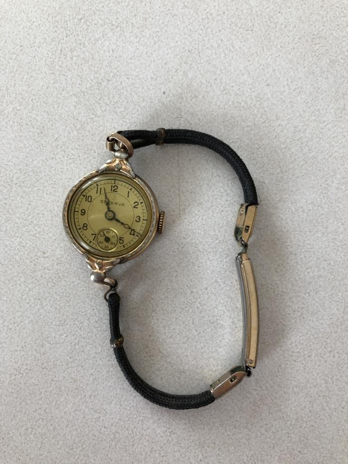 Wristwatch - round face - Norah Kay