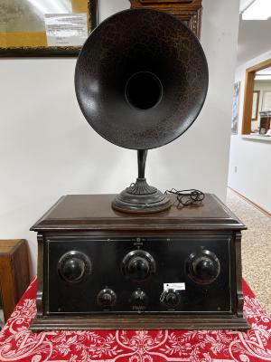 Antique radio with a large speaker horn