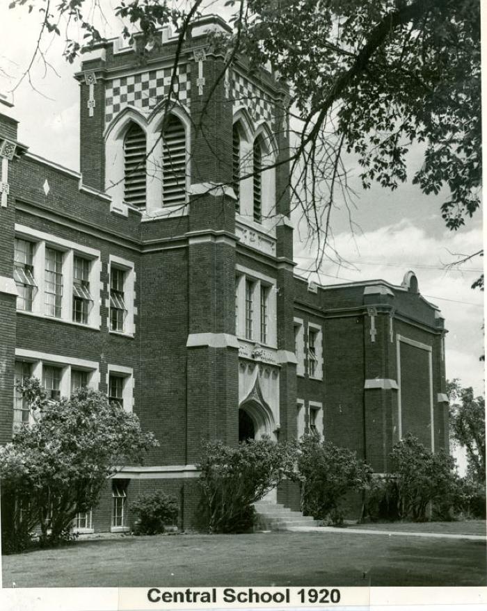 Central School (1920)