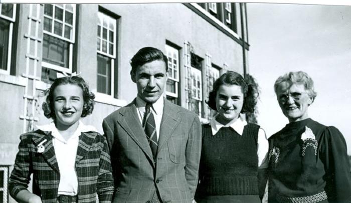 Swift Current Comprehensive Institute Cheerleaders & Music/Literature Committee (1941-1942)