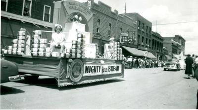 Frontier Days Parade 4X Bakery Float (c.1955)