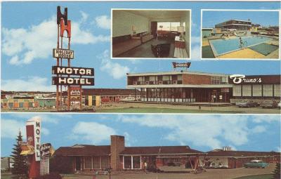 Holiday House Motor Hotel, Saskatoon Postcard