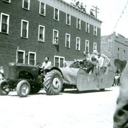 Parade (c.1945)