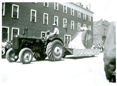 Parade (c.1946)